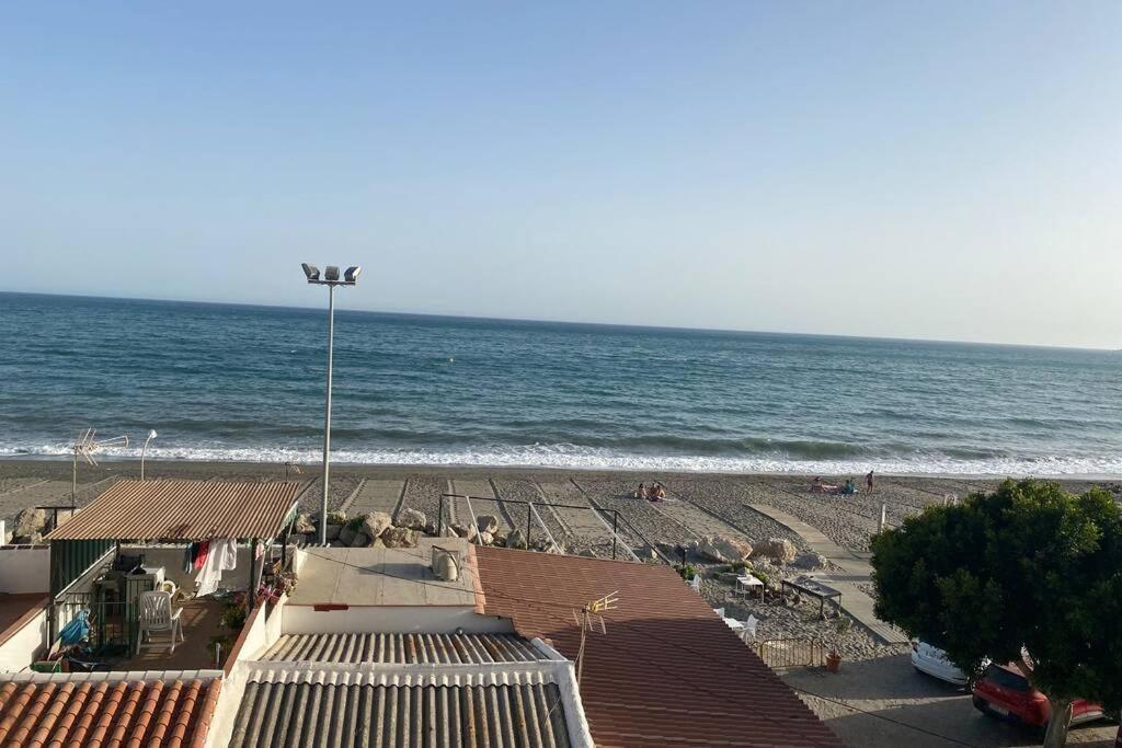 Maravilloso Apartamento En Primera Linea De Playa Con Vistas Al Mar En Caleta De Velez 2 D Екстер'єр фото
